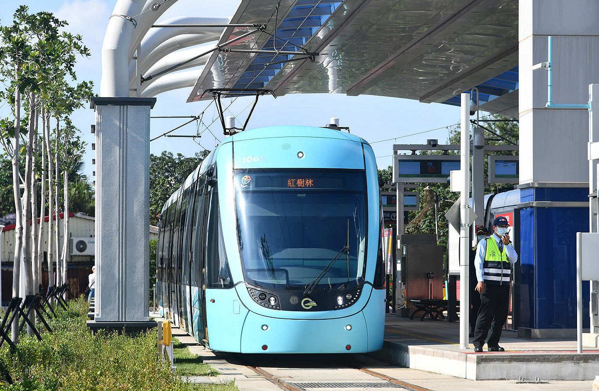 淡海輕軌第一期藍海線今天下午正式通車。  圖：新北市新聞局提供