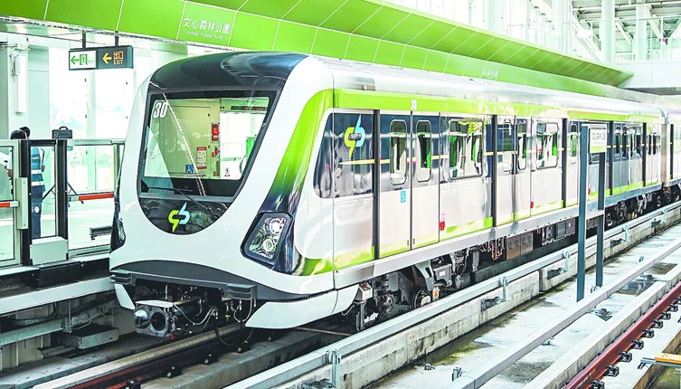 歷經11年興建的台中捷運綠線今（16）天起試營運，開放民眾免費搭乘1個月。 圖：台中市政府提供