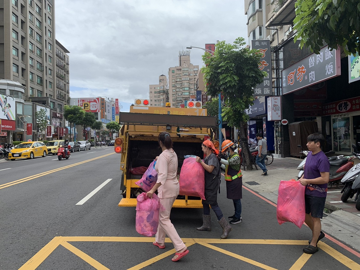 新北市環保局為確保垃圾處理量正常運作等因素，決定將樹林焚化廠整建延後到明年。 圖：新北市環保局提供