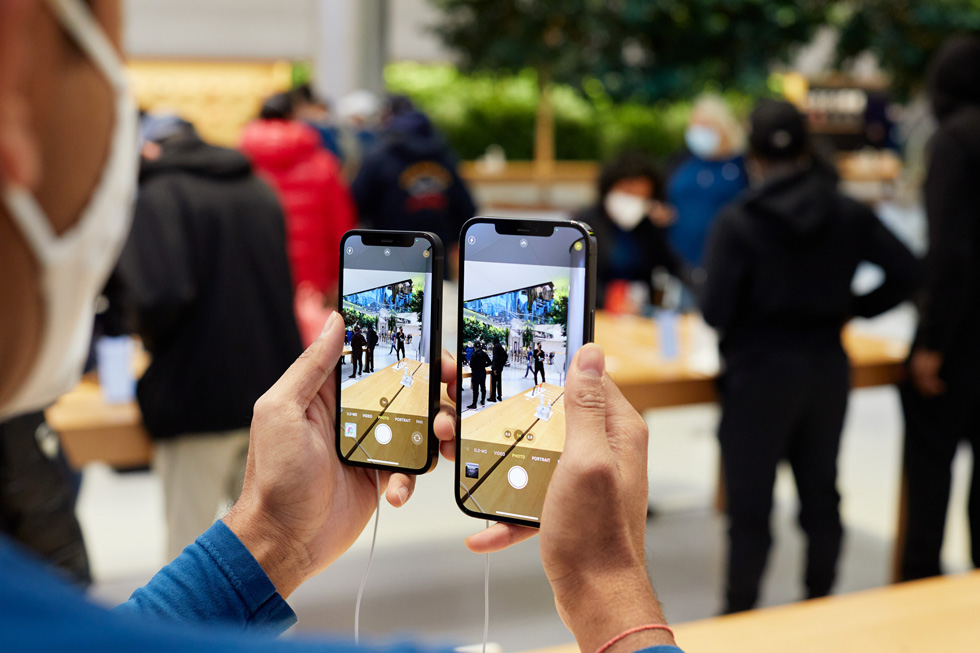 iPhone 12 Pro Max相機評分落後於華為、小米手機。圖為iPhone 12拍照示意圖。 圖：翻攝自Apple