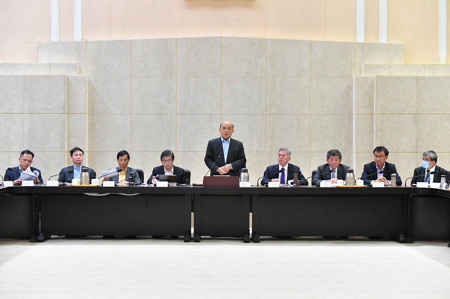 蘇貞昌主持行政院食品安全會報，聽取多位委員專業意見。
