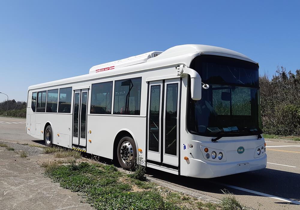 交通部砸85億推動電動大客車計畫，最高每輛可補助金額高達1000萬元。 圖：翻攝自華德動能官網