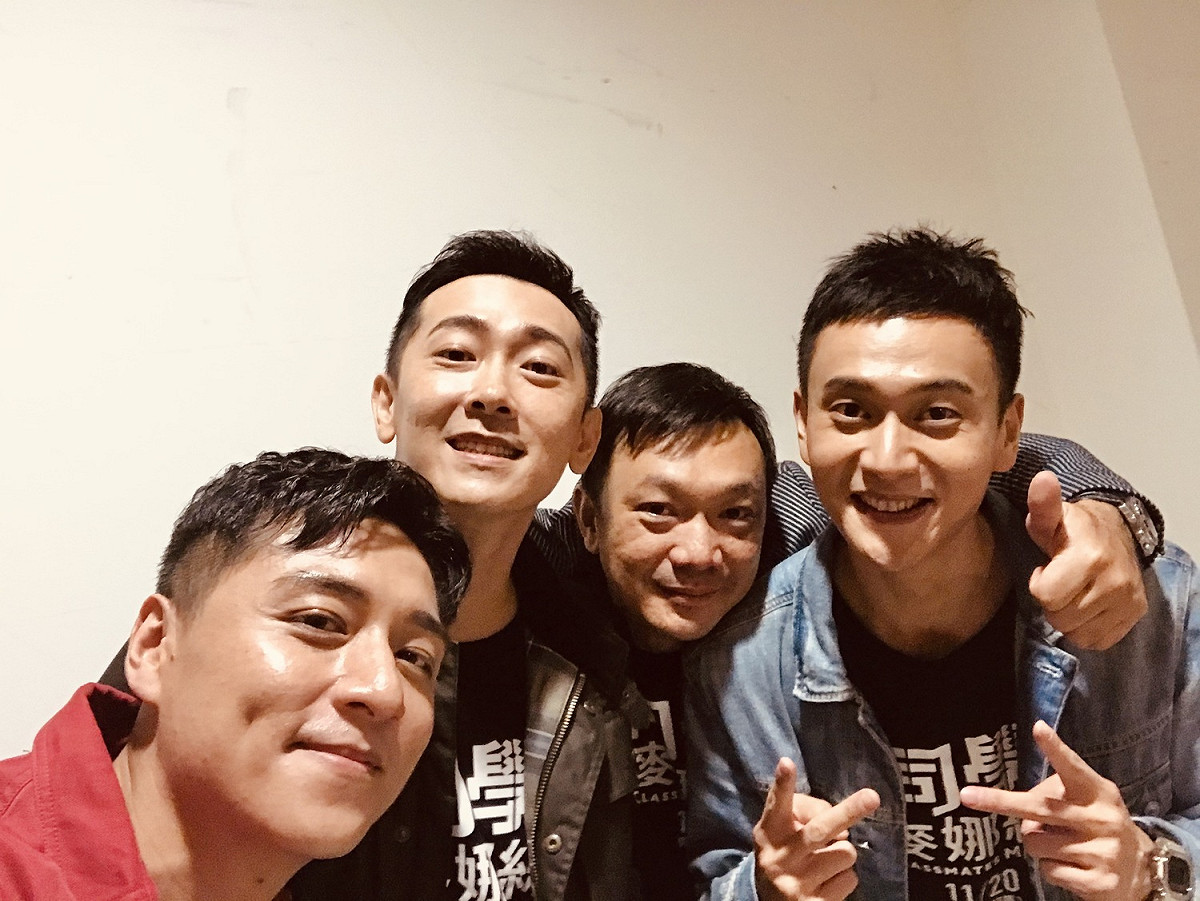 《同學麥娜絲》鄭人碩(左起)、施名帥、導演黃信堯、劉冠廷一同到台中會粉絲。 圖：甲上娛樂/提供