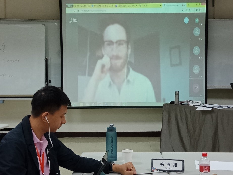 志工團成員透過視訊與SVA會長交流。 圖：高雄市政府/提供