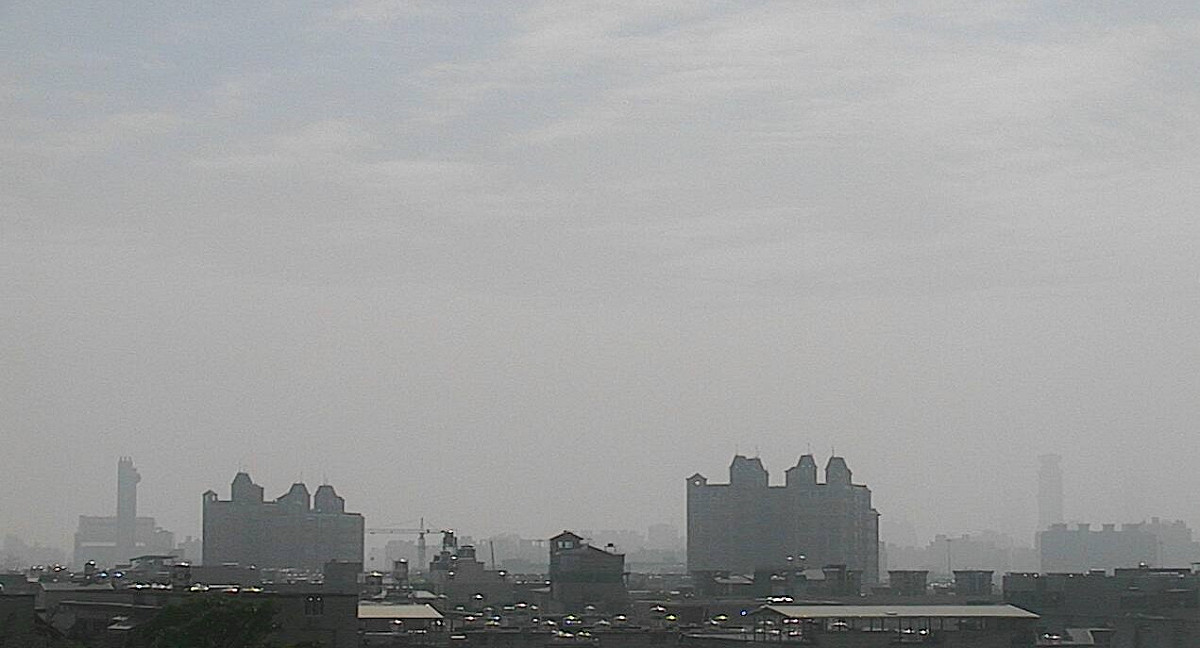 今日西部地區風弱擴散條件較差，竹苗、中部、雲嘉南及高屏空氣品質為「橘色提醒」等級（示意圖）。 圖：翻攝自環保署空氣品質監測網