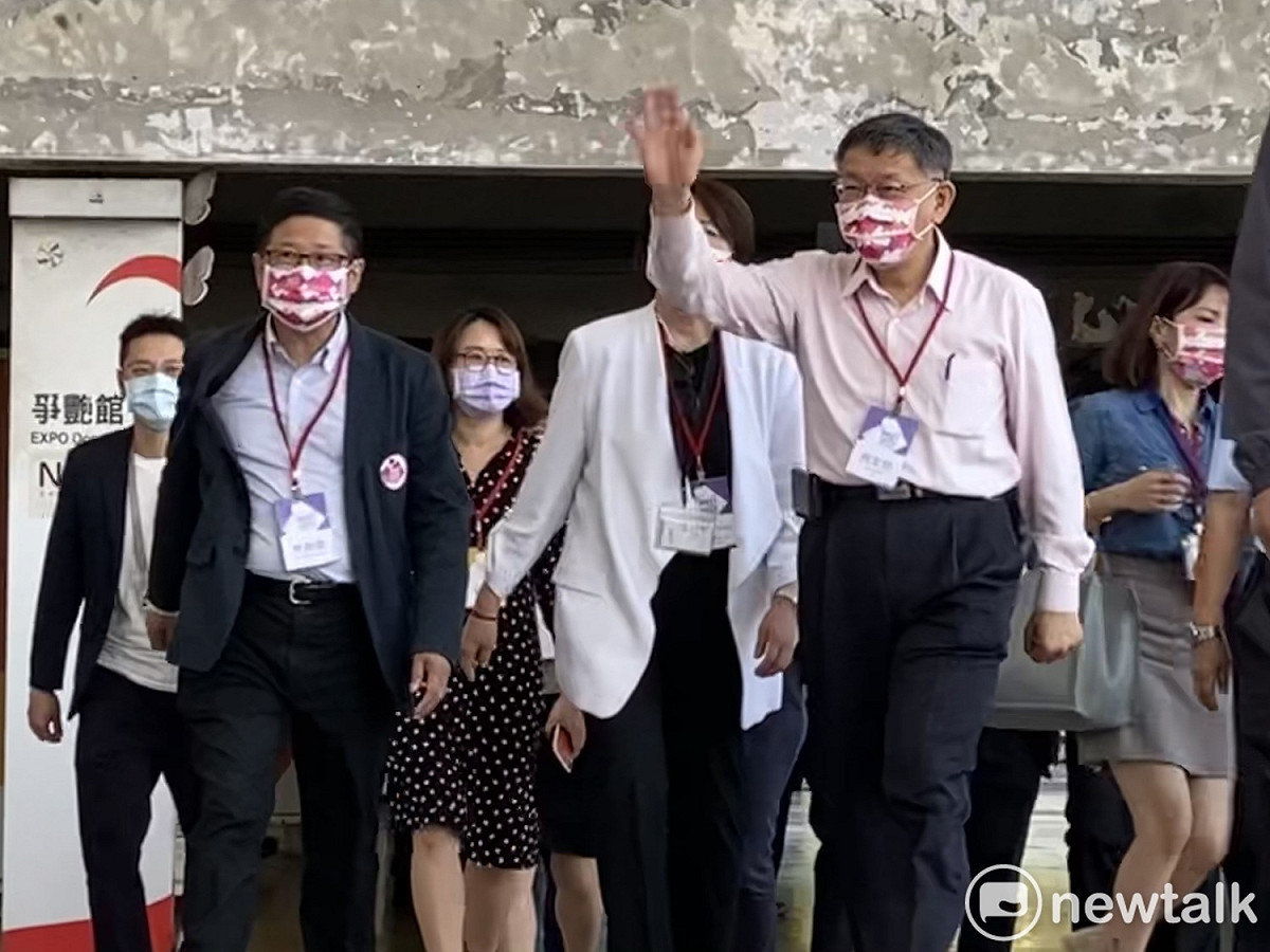 台北市長柯文哲今日回應中天新聞台遭駁回換照。 圖：周煊惠／攝