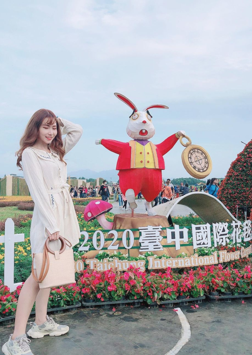 台中國際花毯節在新社花海／前往朝聖的Jane。 圖：翻攝Instagram／v7785623