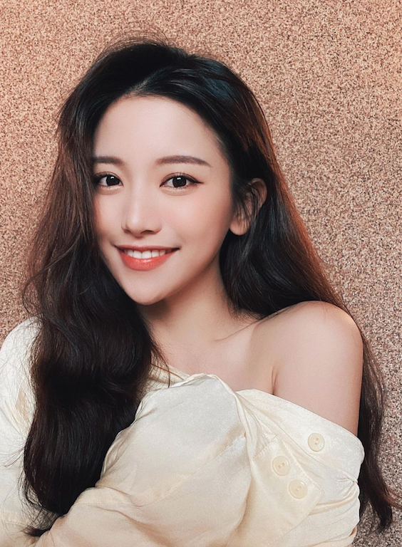 蔡瑞雪露香肩。 圖：翻攝instagram／ snowbabyq