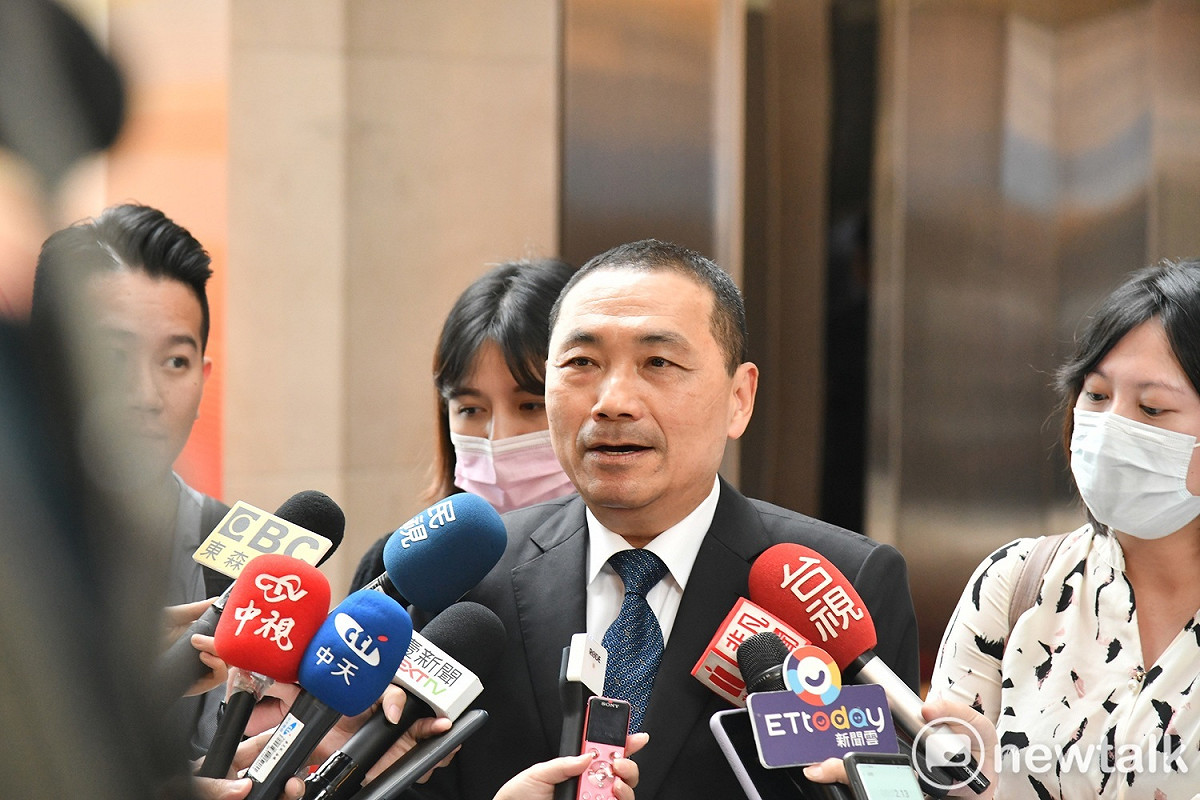 關於皇家傳承牛肉麵工廠未登記一事，侯友宜表示：「將會按照相關規定來辦理。」 圖：林昀真／攝（資料照）