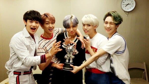 SHINee自從成員鍾鉉(右2)過世後，就以4人體制活動。 圖：翻攝自IG