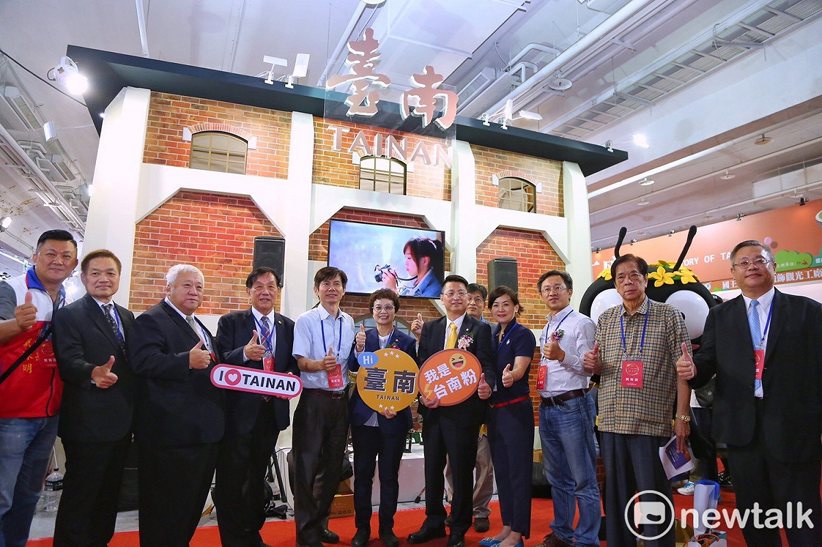「2020大臺南國際旅展」自11月20日至11月23日連續四天在臺南南紡世貿展覽中心盛大登場。今日舉辦開幕，由臺南市副市長趙卿惠代表市長黃偉哲出席致意。 圖：黃博郎／攝