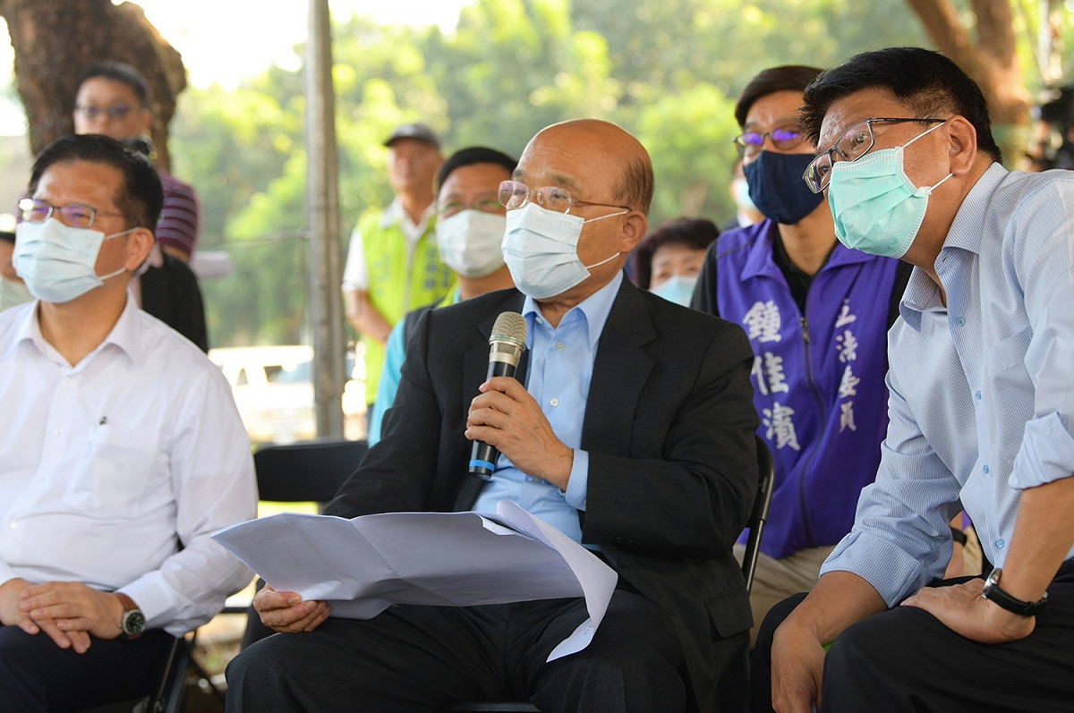 對於內閣改組的謠言，行政院院長蘇貞昌今日受訪時表示，「時間會證明一切，我們慢慢看」。 圖：行政院／提供