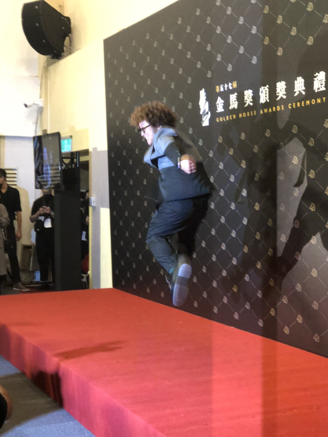 納豆開心跳躍。 圖：楊瑾錚/攝