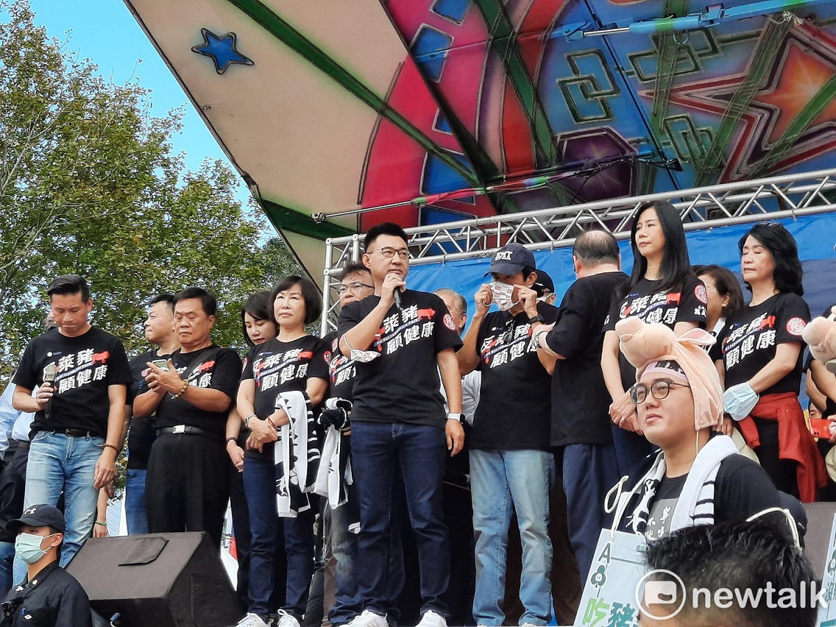 國民黨黨主席江啟臣在致詞時，公開邀請總統蔡英文出面辯論。 圖:陳佩君/攝