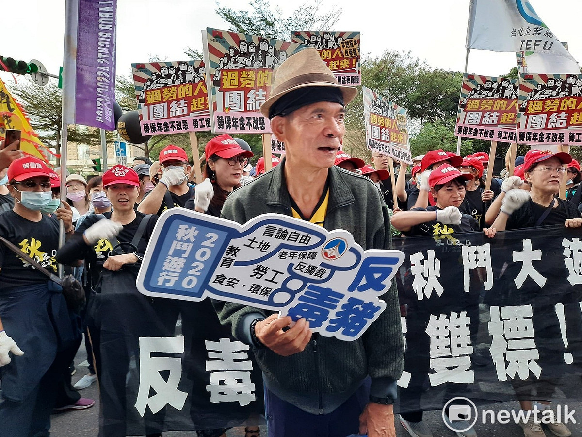 久未現身的「抗議天王」柯賜海，突然出現在人潮中，引發側目。 圖:陳佩君/攝
