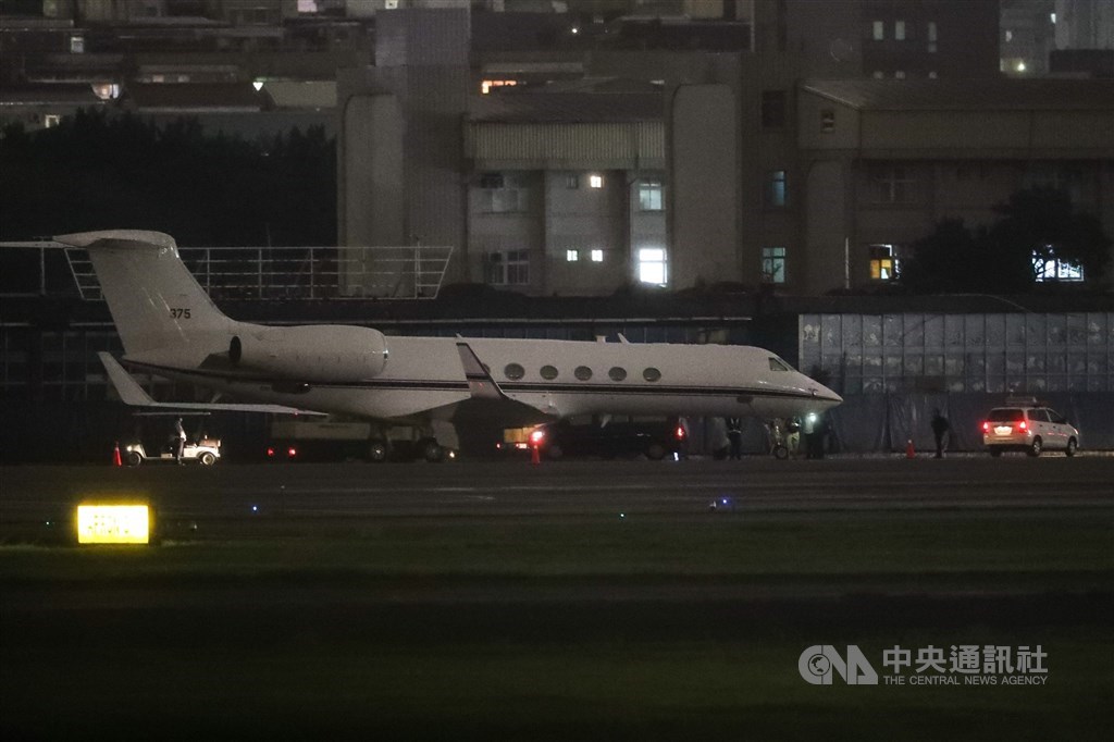 松機出現美國行政專機 外交部：行程未公開不評論