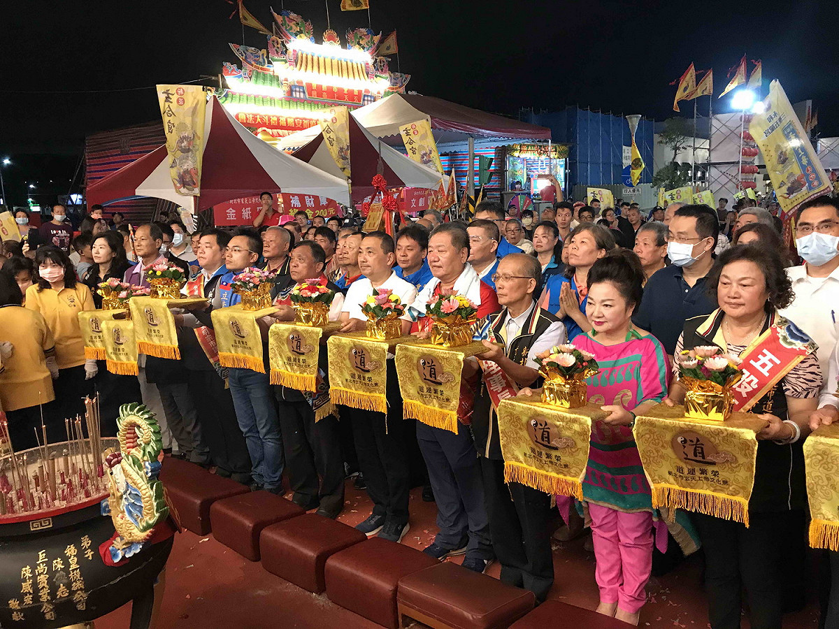 侯友宜表示感謝各參贊宮廟秉持玄天上帝慈悲濟世精神，發揚玄天上帝信仰力量，庇佑國泰民安。  圖：新北市民政局提供