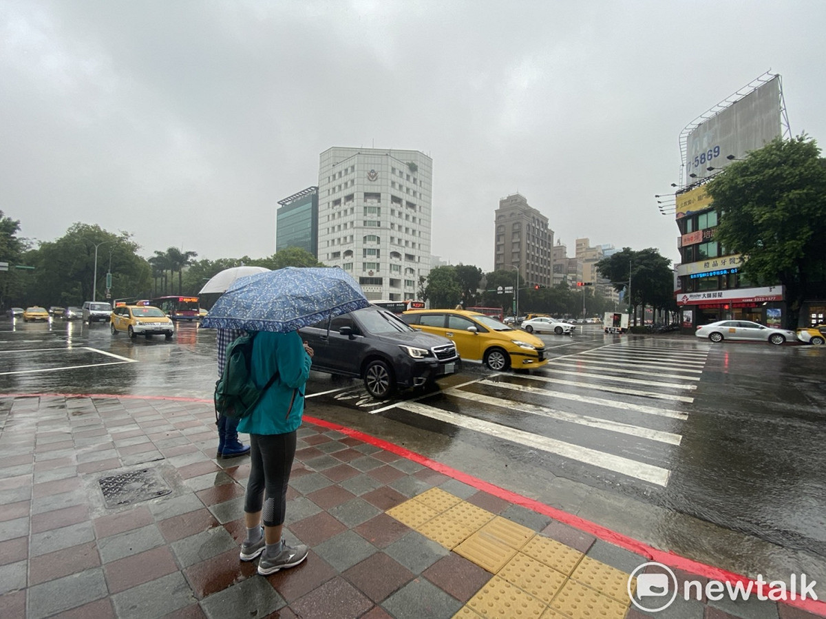 氣象專家吳德榮表示，本週有2波冷氣團報到，預計週六至下週一可能出現14至15度低溫。 圖：新頭殼資料照