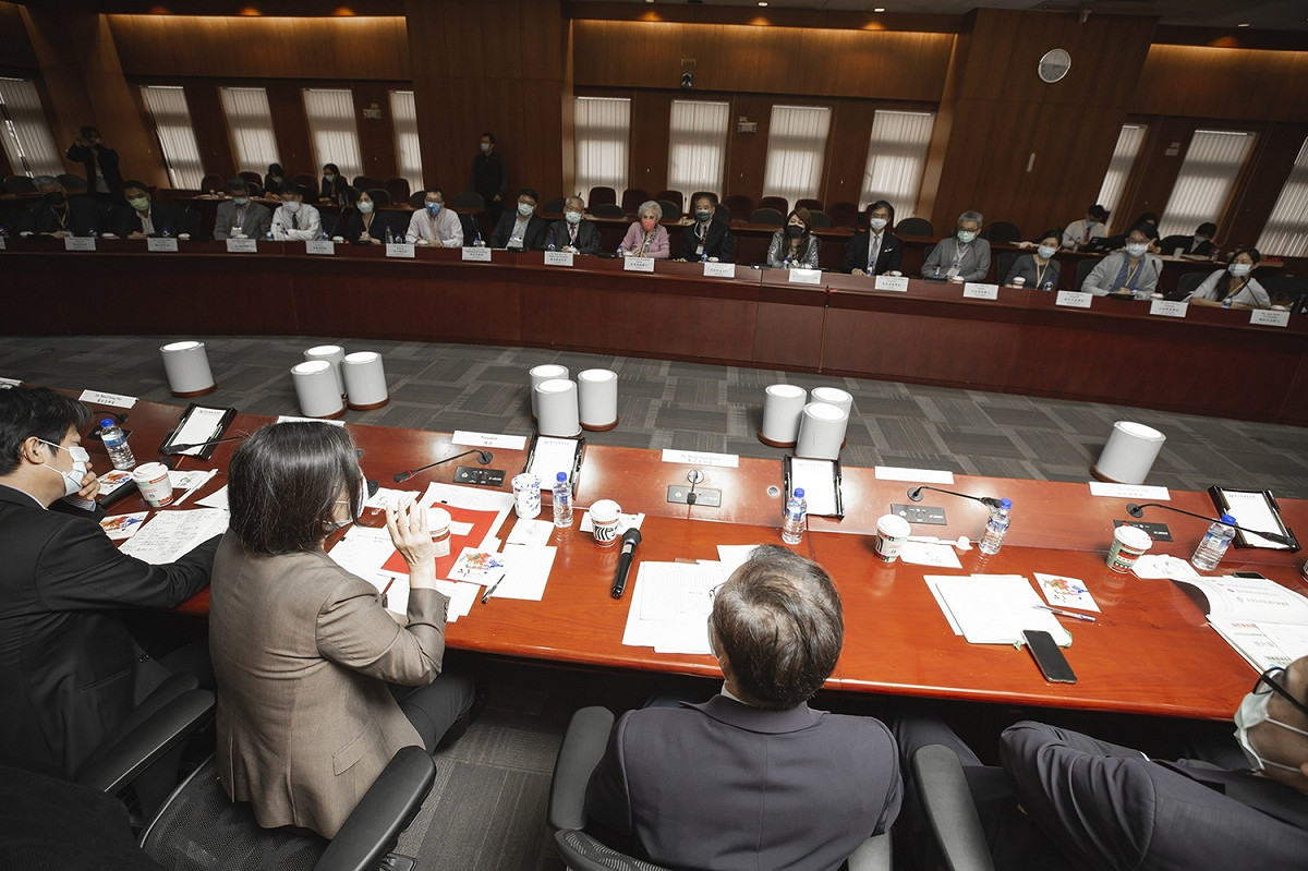由國發會主責的「2030雙語國家政策諮詢會議」今（23）日第一次召開 圖：總統府 / 提供