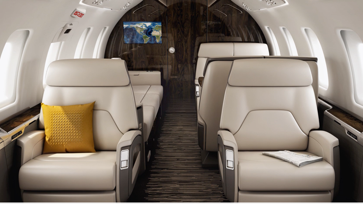業者建議從西非至台灣的包機建議採Challenger 604機型，光空機價格就大約15萬歐元。此圖為Challenger系列內裝圖。 圖：翻攝自Bombardier官方網站