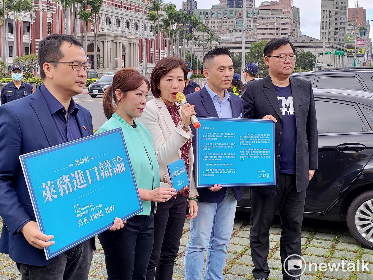 國民黨赴總統府遞交辯論邀請函。 圖：黃建豪/攝