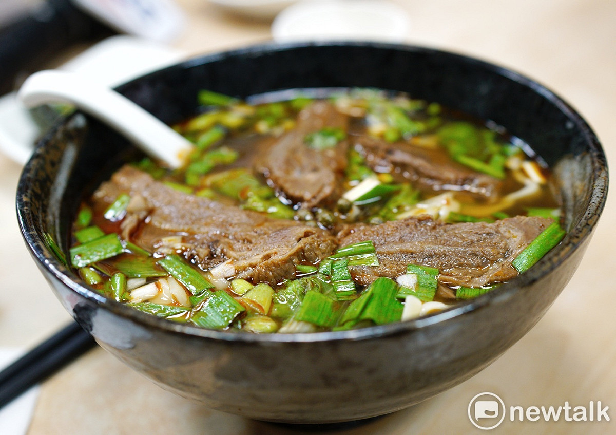 皇家傳承牛肉麵遭檢舉冷凍調理包工廠未經核准設廠，經發局表示將輔導業者登記。 圖：張良一/攝