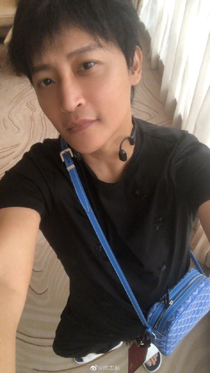 49歲陳志朋為小虎隊成員「小帥虎」，曾以「小張國榮」封號走紅。 圖：翻攝自陳志朋微博