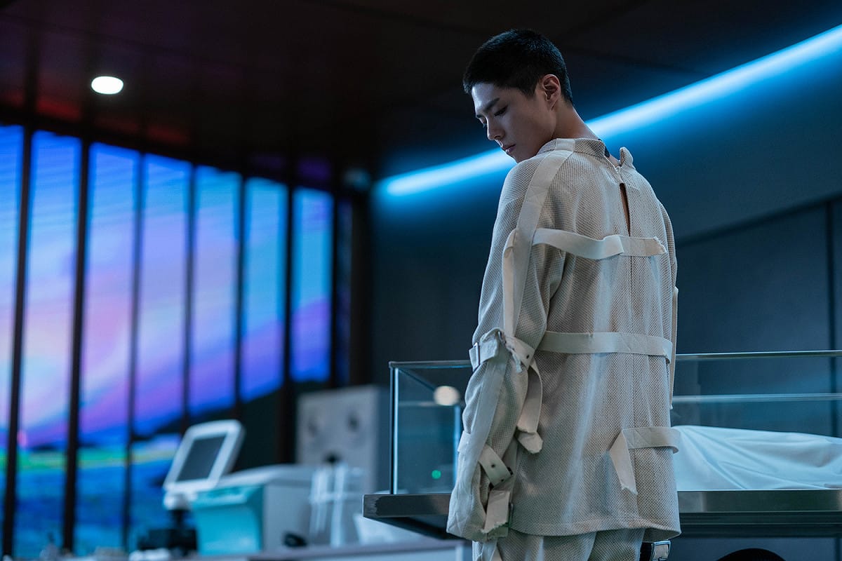 朴寶劍在電影《永生戰》中飾演長生不死的永生人，他表示在詮釋角色時只能用眼神來表達情緒，是很大的挑戰。 圖：CATCHPLAY／提供