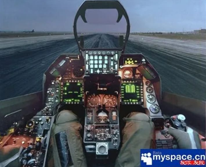 中國網友近日流傳一篇「如何把從台灣偷來的F-16降落在廈門機場」的文章，教導中國網友怎麼偷F-16戰機。 圖:翻攝自中國「myspace.cn」