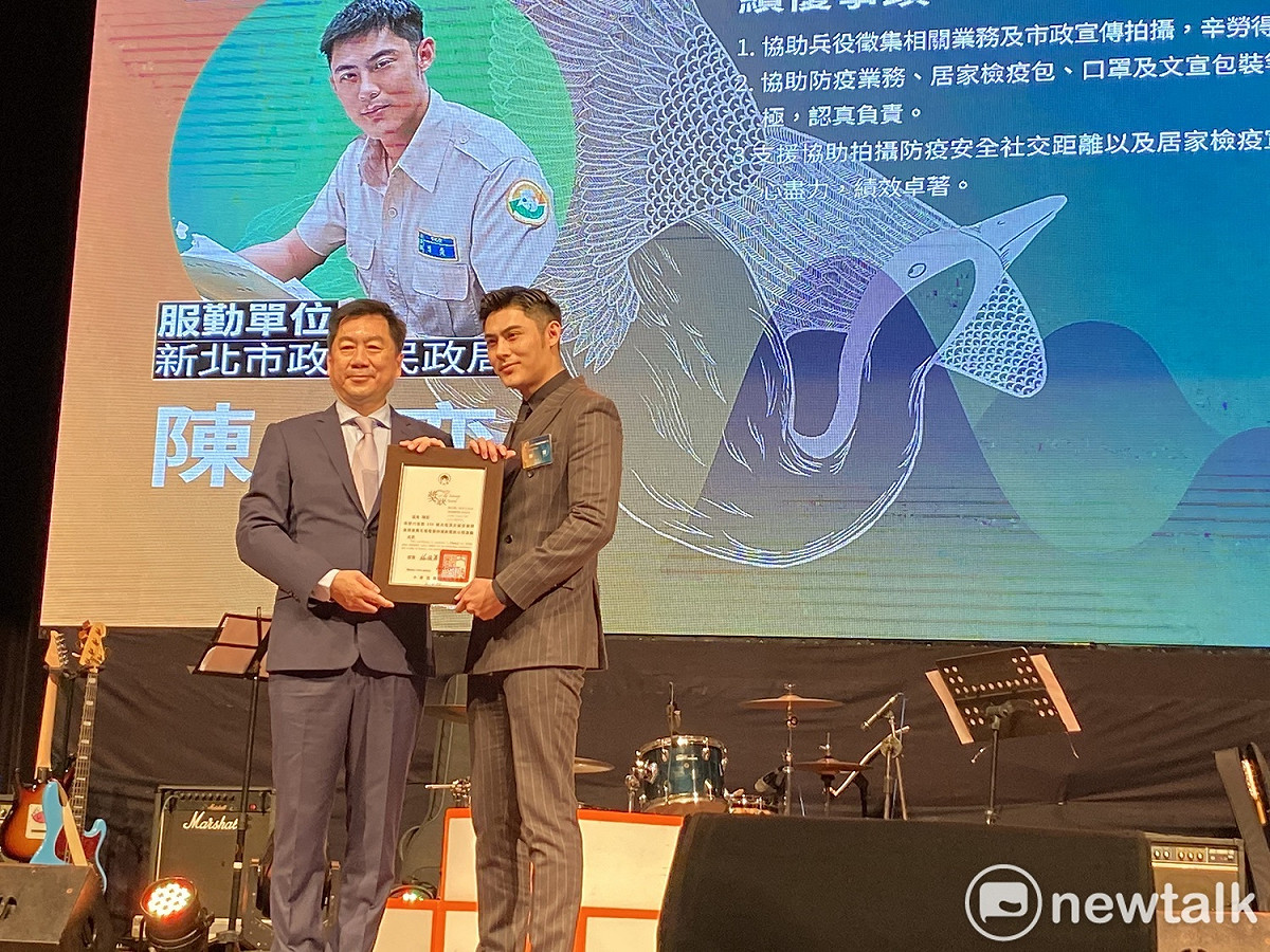 獲頒績優役男是名氣響亮有「最美蘭陵王」之稱的知名藝人陳奕，拍戲經驗豐富。  圖：王峻昌／攝