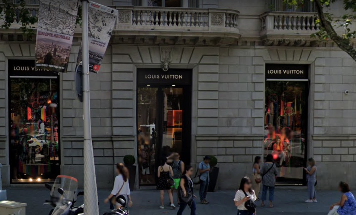 位於巴塞隆納格拉西亞大道 (Paseo de Gracia)的名牌店路易威登 (Louis Vuitton)。 圖: 翻攝自GOOGLE MAP