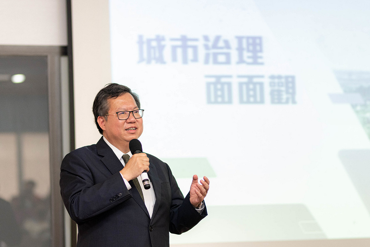 鄭文燦參訪金門大學，分享城市治理經驗，盼與金門維持交流及城市友好。 圖：桃園市政府／提供