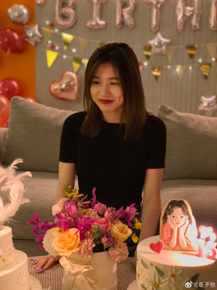 章子怡15歲的繼女「小蘋果」。 圖：翻攝自章子怡微博