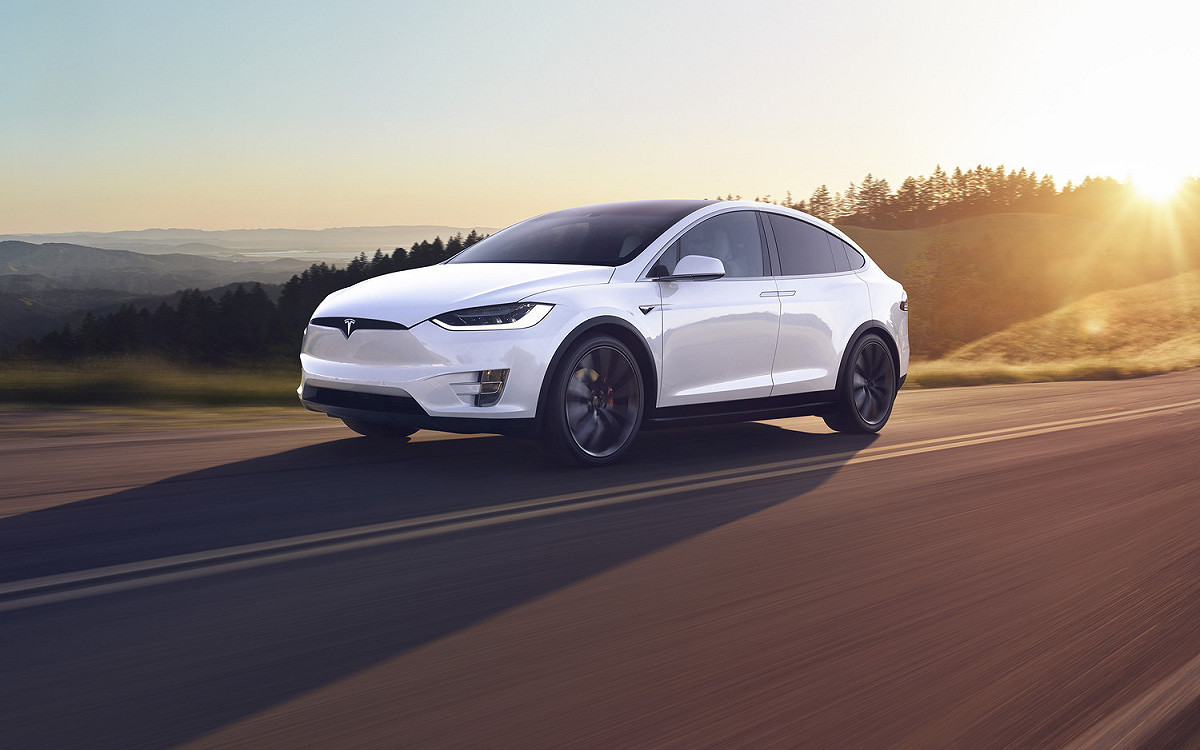 特斯拉ModelX和Model Y車輛傳出零件加裝不當，約9500輛被緊急召回。圖為特斯拉Model X車款。 圖：翻攝自特斯拉