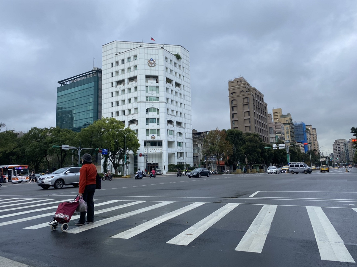 氣象局表示，受到東北風影響，北台灣、東北部天氣將轉為濕涼。 圖：閻芝霖/攝