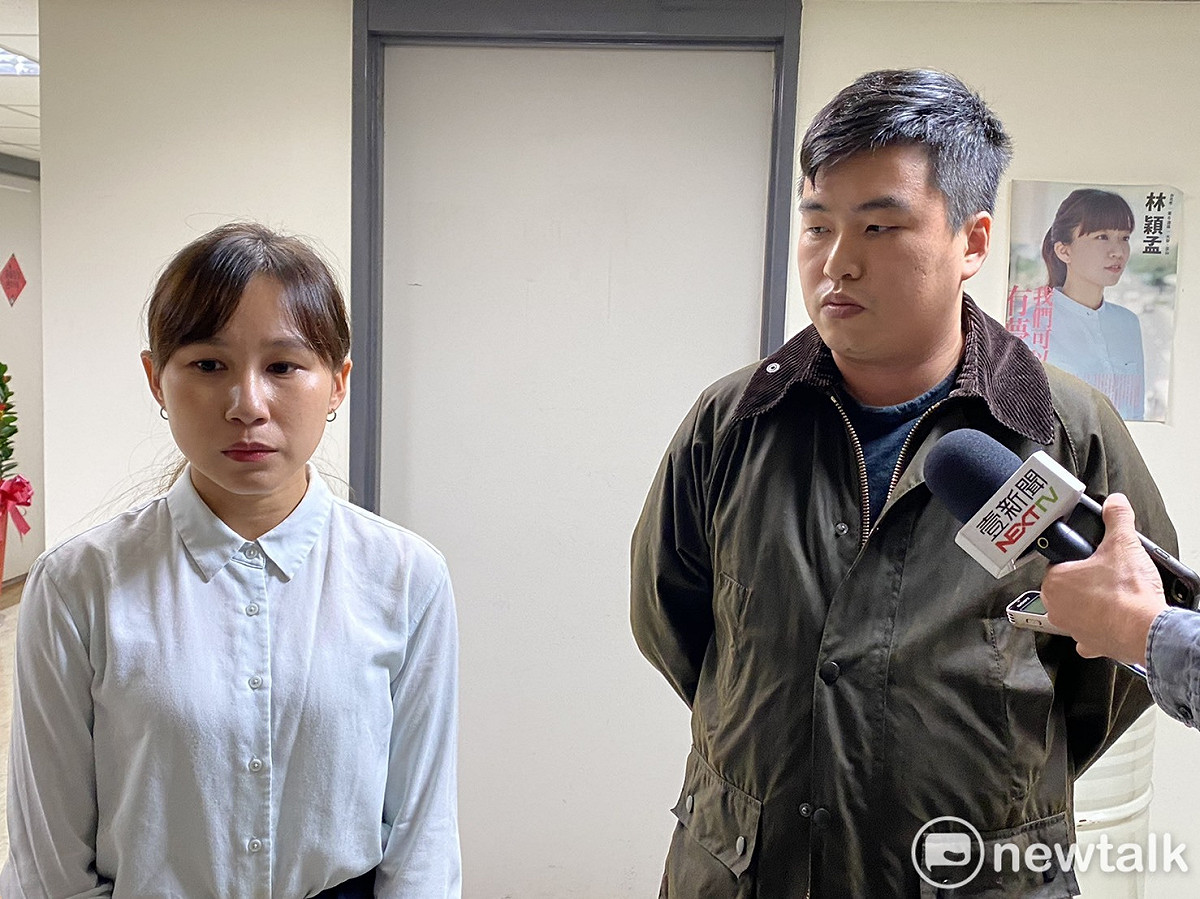 林穎孟辦公室主任吳香君（左）、林家宇（右）。 圖：周煊惠 ／攝