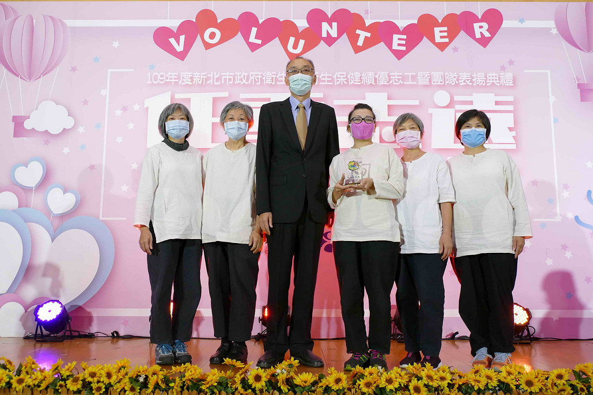 中華民國癌友新生命協會獲績優團隊獎。  圖：新北市衛生局提供