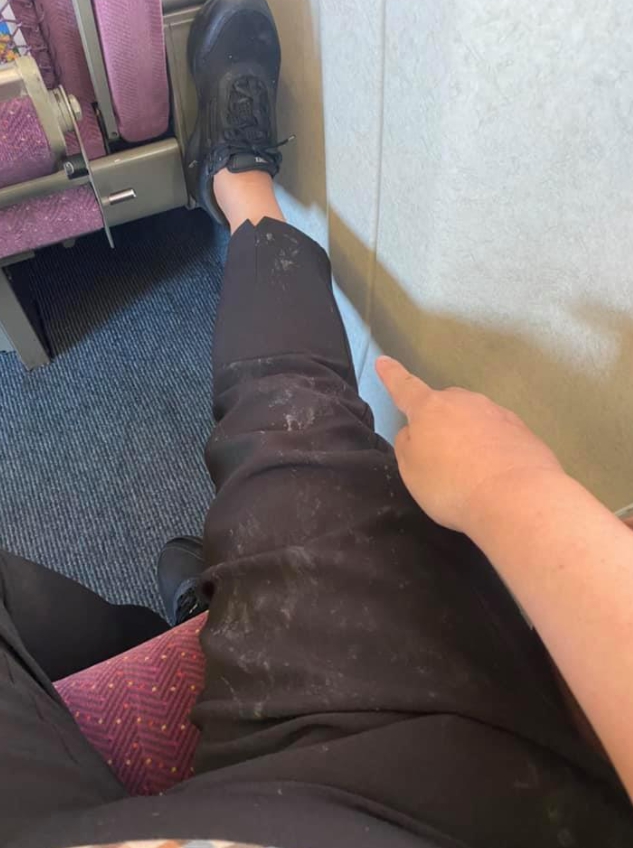 民進黨立委王惠美PO被豬內臟潑全身的照片。 圖 : 翻攝自王惠美臉書