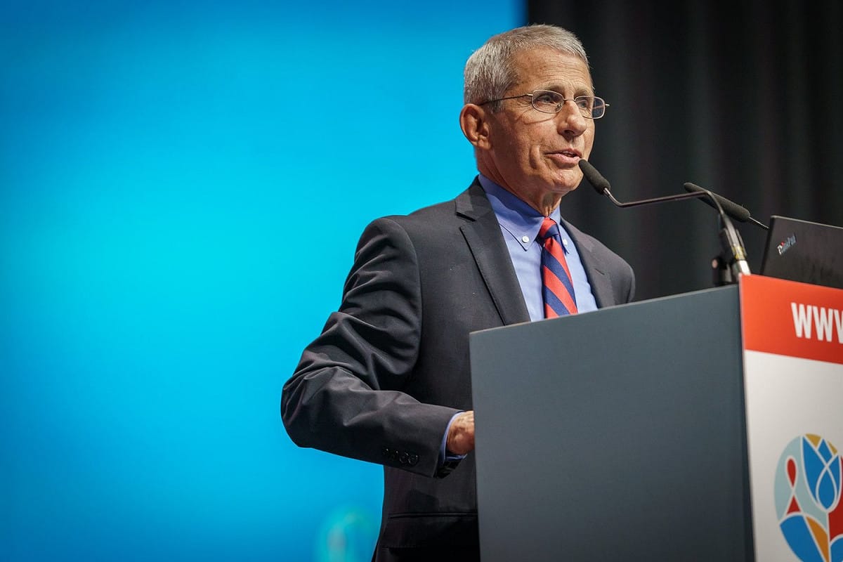 美國首席防疫專家佛奇（Anthony Fauci）宣布「防疫抗病毒計畫」，加速研發對抗病毒藥物和相關療法。 圖：翻攝自NIAID臉書（資料照）