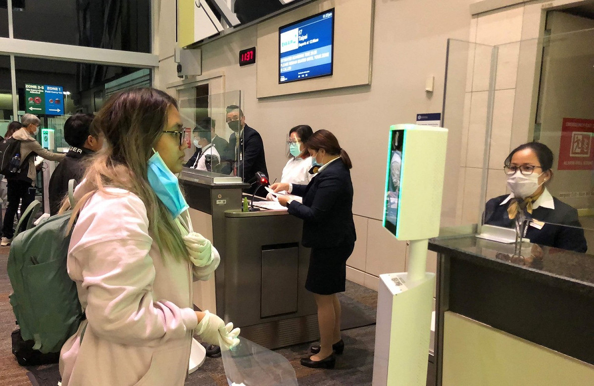 長榮航空持續優化防疫措施，加入美國生物辨識出境計畫(Biometric Exit Program)，於舊金山機場啟用人臉辨識方式登機服務，致力提供旅客安全及便利的旅程體驗。 圖：長榮航空／提供