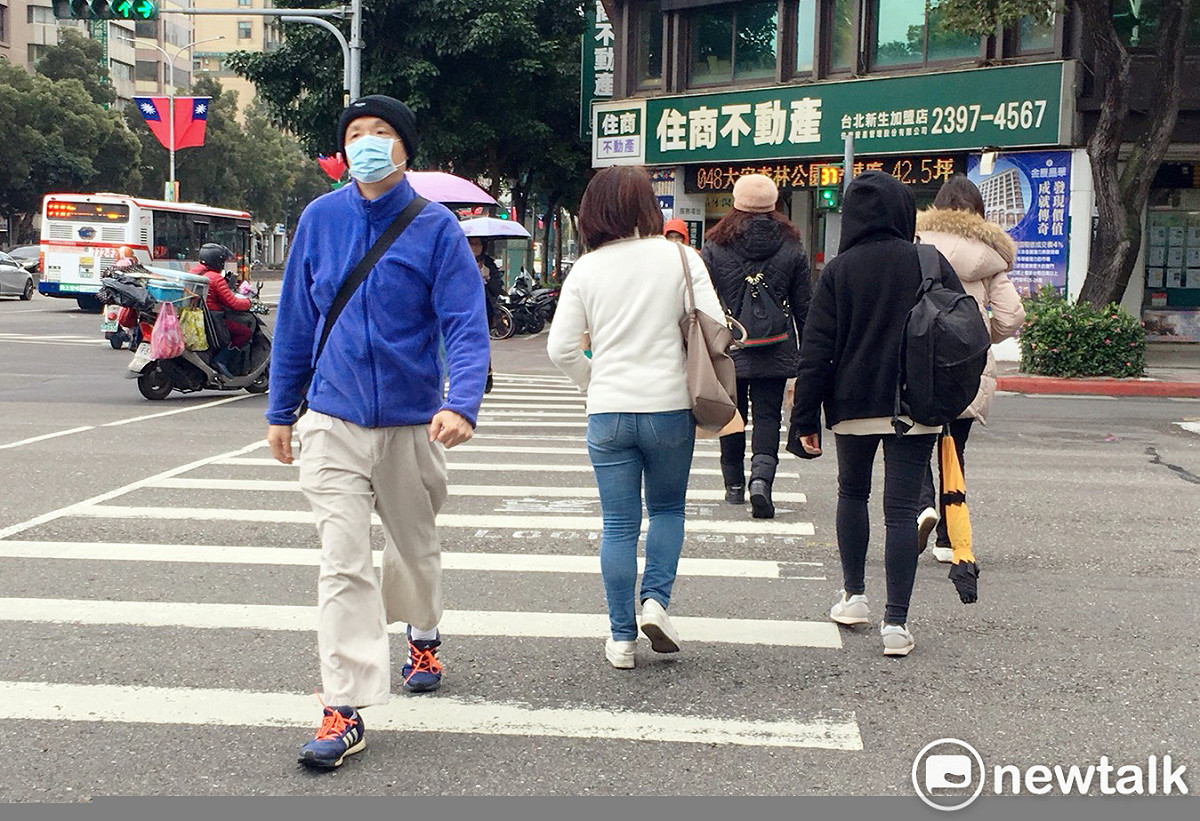 氣象專家吳德榮表示，今晚將有一波更強了冷空氣報到。 圖：閻芝霖/攝(資料照)