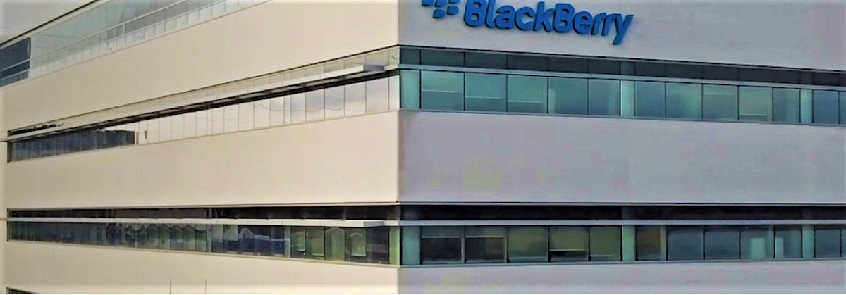 黑莓（BlackBerry）宣布和亞馬遜攜手研發推廣智慧車數據平台「IVY」。 圖：取自官網