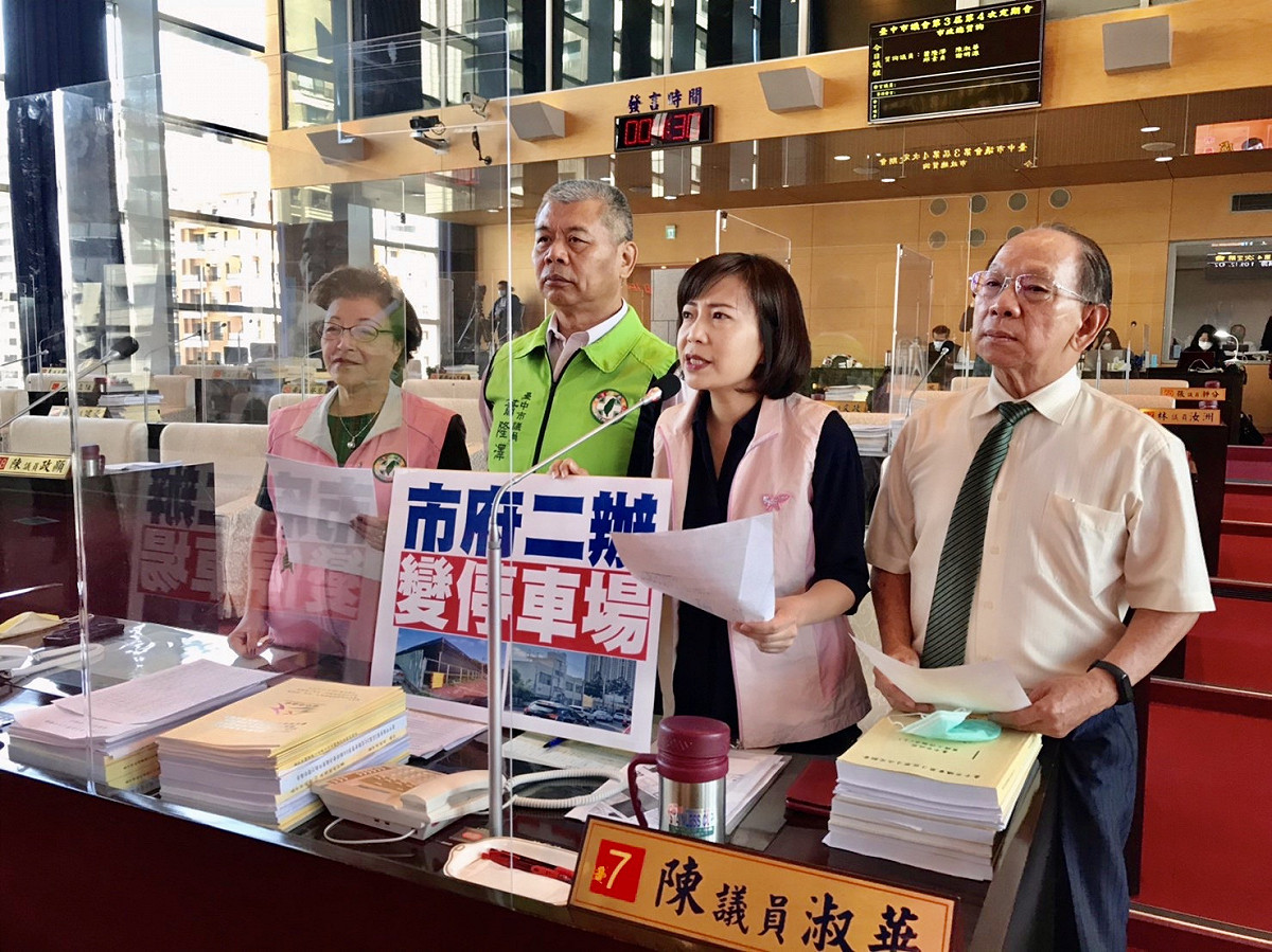 陳淑華等人要求盧秀燕應勇於任事，二辦該興建就興建。 陳淑華/提供