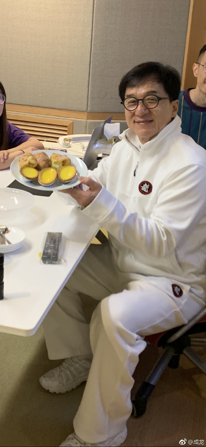 影壇大哥成龍今年已66歲。 圖：翻攝自成龍微博