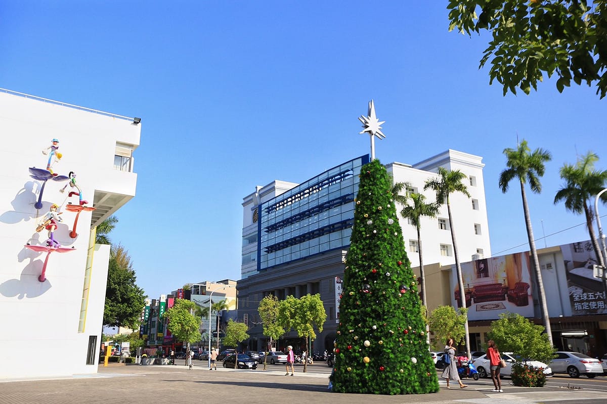 白天新營聖誕樹的樣子。 圖：台南市觀旅局／提供