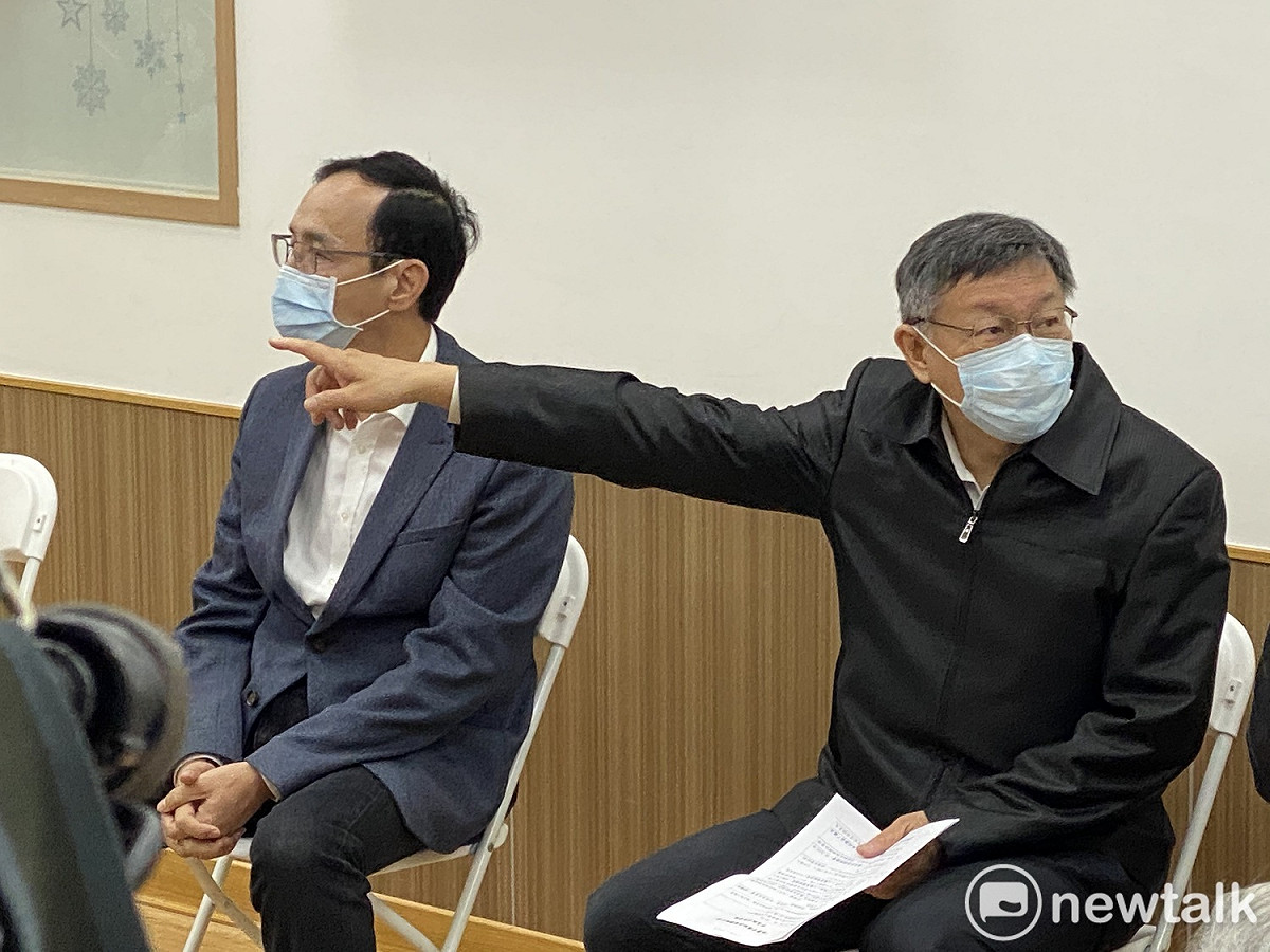 台北市長柯文哲（右）、國民黨前主席朱立倫（左）。 圖：周煊惠 ／攝