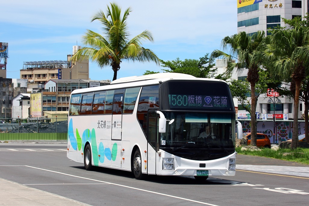 公路總局表示，因應台鐵瑞芳-猴頭坍方事件，今日將加開393班客運。 圖：首都客運提供(資料照)