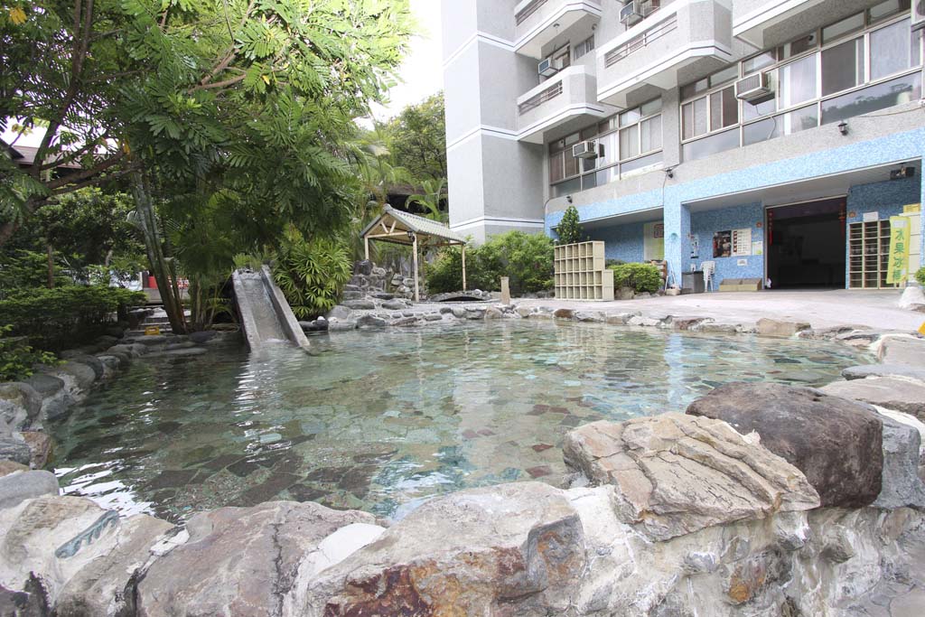猴硐走山導致鐵路中斷，使得花東湧現旅宿退房潮。圖為花蓮安通溫泉。 圖：翻攝自花蓮縣觀光資訊網