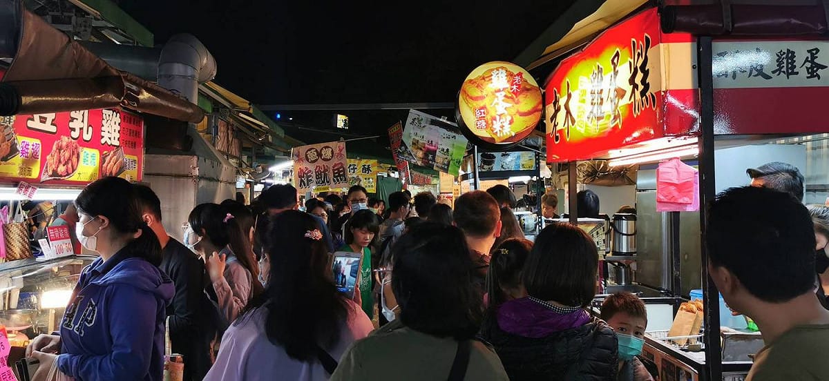 凱旋青年商圈夜市辦促銷活動，來客數確實有顯著提升。 圖：凱旋青年商圈夜市管委會/提供