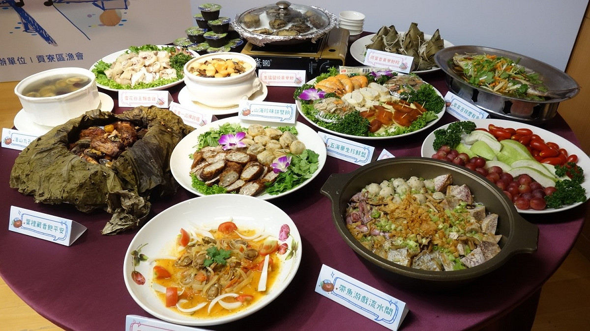貢寮鮑滋養風味餐滿滿澎派海鮮只要7777元。 圖：新北市農業局漁業及漁港事業管理處提供